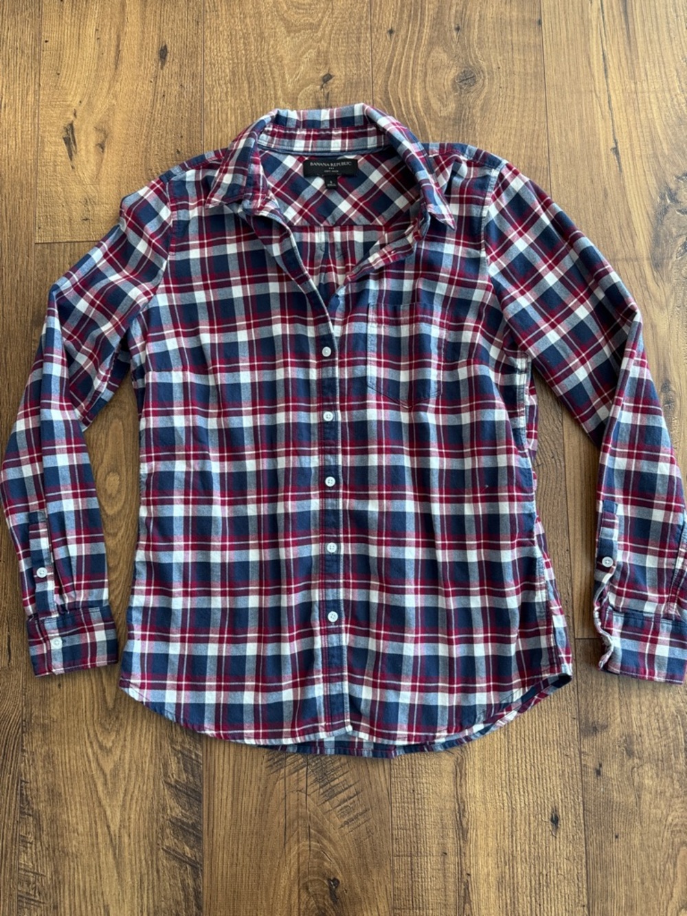 Banana Republic women’s blue / red button down shirt, size small